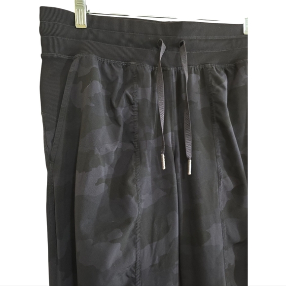 Lululemon Dance Studio Mid-Rise Jogger Heritage 365 Camo Deep Coal Black 8 Swift - Picture 5 of 11